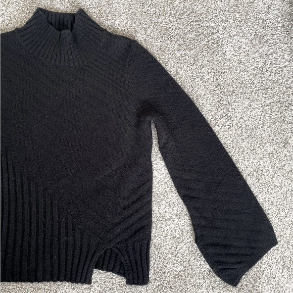 Knitted Sweater - Picture 2 of 3